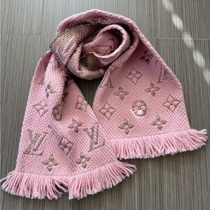 Louis Vuitton scarf muffler pink LV